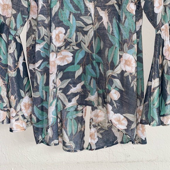 Bell Sleeve Blouse - Picture 5 of 9